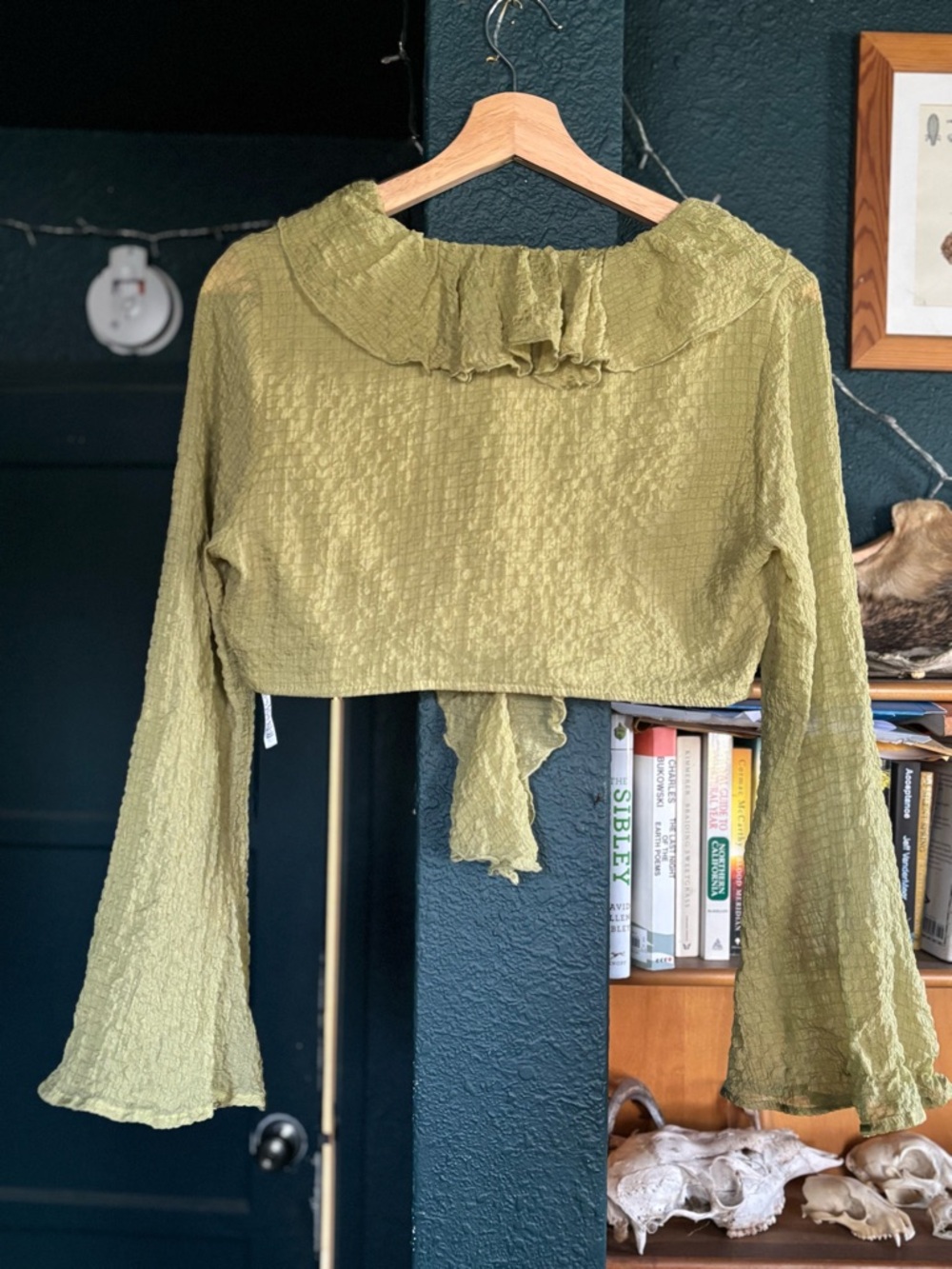 PrettyLittleThing Olive Green Ruffle Tie-Front Crop Top - Picture 3 of 5